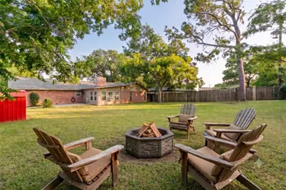 909 N Dove Road, Grapevine, TX 76051 - Photo 2