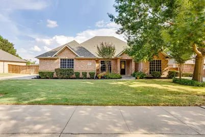 427 Shenandoah Drive, Burleson, TX 76028 - Photo 2