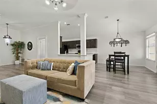 1024 Hiawatha Ct, Saginaw, TX 76131 - Photo 2