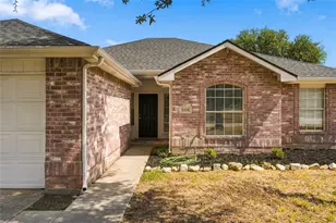 1024 Hiawatha Ct, Saginaw, TX 76131 - Photo 6