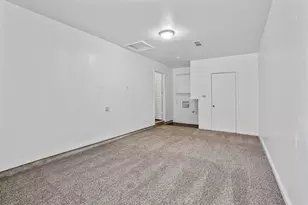 711 N Carroll Blvd, Denton, TX 76201 - Photo 10