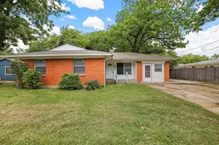 711 N Carroll Blvd, Denton, TX 76201 - Photo 1