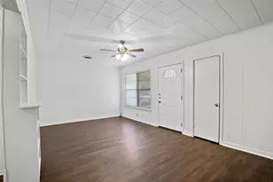 711 N Carroll Blvd, Denton, TX 76201 - Photo 2