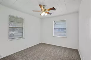 711 N Carroll Blvd, Denton, TX 76201 - Photo 12