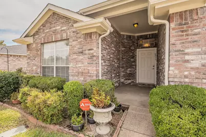 6833 Bluff View Drive, Watauga, TX 76137 - Photo 2