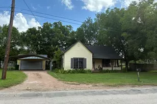 102 E 14th St, Joshua, TX 76058 - Photo 1