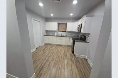 621 E 8th Street, Bonham, TX 75418 - Photo 8