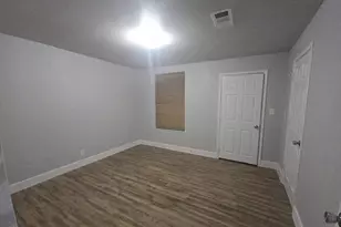 621 E 8th St, Bonham, TX 75418 - Photo 6