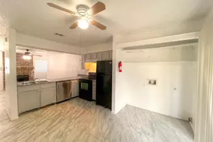 1032 McKinley St, Benbrook, TX 76126 - Photo 10