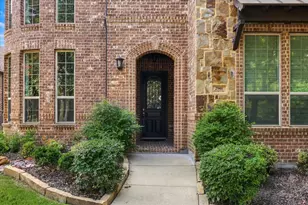 2901 Merryglen Ln, Flower Mound, TX 75022 - Photo 2