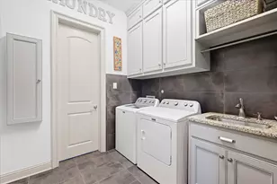 2901 Merryglen Ln, Flower Mound, TX 75022 - Photo 20