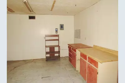 413 S Avenue G, Clifton, TX 76634 - Photo 16
