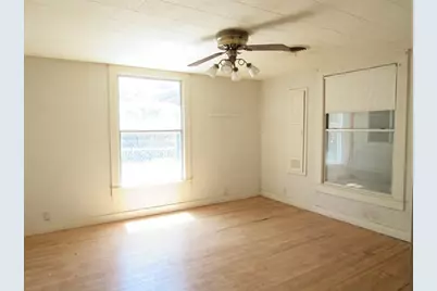 413 S Avenue G, Clifton, TX 76634 - Photo 8