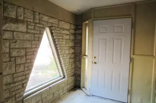 413 S Avenue G, Clifton, TX 76634 - Photo 2