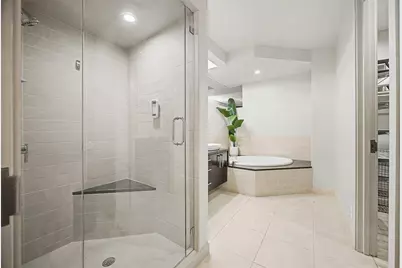 2600 W 7th Street #1505, Fort Worth, TX 76107 - Photo 2
