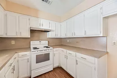 4724 Berridge Lane, Dallas, TX 75227 - Photo 14