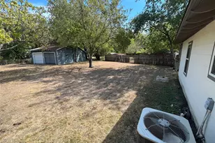 9415 Musgrave Dr, Dallas, TX 75217 - Photo 18