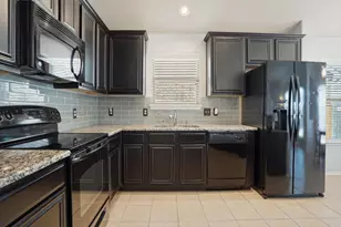 15012 Frisco Ranch Dr, Little Elm, TX 75068 - Photo 8