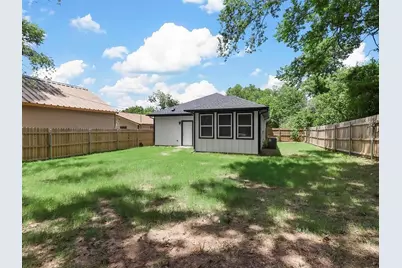 1104 W Elm Street, Denison, TX 75020 - Photo 28