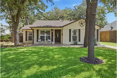 712 Thersa Drive, River Oaks, TX 76114 - Photo 2