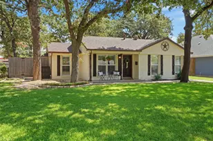 712 Thersa Dr, River Oaks, TX 76114 - Photo 1