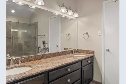 215 Cimarron Trail #1, Irving, TX 75063 - Photo 24