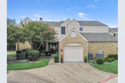 215 Cimarron Trail #1, Irving, TX 75063 - Photo 2