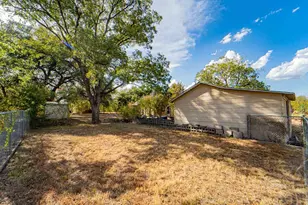 901 W Hullum St, Breckenridge, TX 76424 - Photo 6