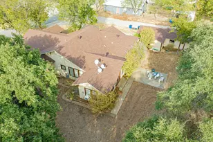 901 W Hullum St, Breckenridge, TX 76424 - Photo 28