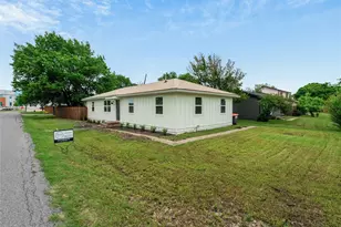 421 S Interurban St, Anna, TX 75409 - Photo 2