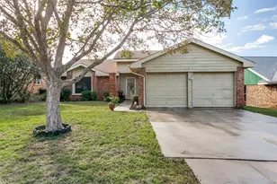 6300 Canyon Cir, Fort Worth, TX 76133 - Photo 2