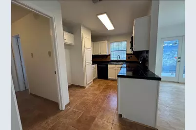 1123 Hemlock Drive, DeSoto, TX 75115 - Photo 4