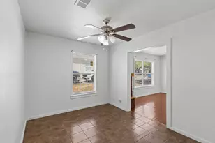 627 Hartsdale Dr, Dallas, TX 75211 - Photo 22