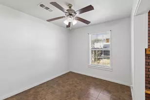627 Hartsdale Dr, Dallas, TX 75211 - Photo 32