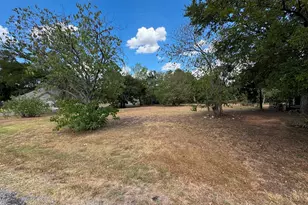 4003 Cherokee Ct, Granbury, TX 76048 - Photo 4