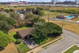 1041 Tuskegee St, Grand Prairie, TX 75051 - Photo 28
