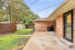 10215 Vinemont St, Dallas, TX 75218 - Photo 30