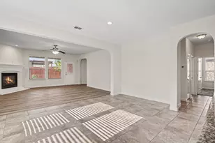 729 Rebecca Ln, Saginaw, TX 76131 - Photo 4