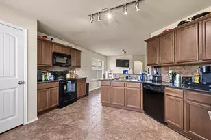 1734 Pioneer Way, Lancaster, TX 75146 - Photo 8