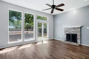 910 York St, Forney, TX 75126 - Photo 2