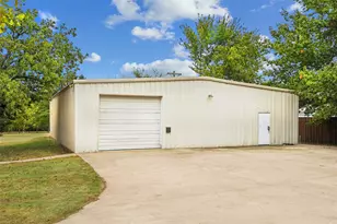 1570 Karen Dr, Argyle, TX 76226 - Photo 4