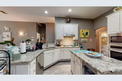 5829 Echo Bluff Drive, Haltom City, TX 76137 - Photo 10