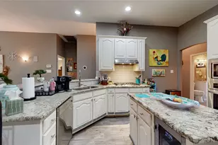 5829 Echo Bluff Dr, Haltom City, TX 76137 - Photo 10