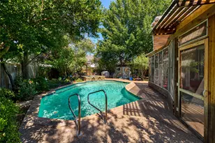 5829 Echo Bluff Dr, Haltom City, TX 76137 - Photo 32