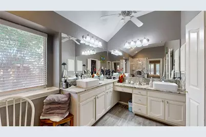 5829 Echo Bluff Drive, Haltom City, TX 76137 - Photo 16