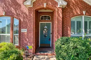 5829 Echo Bluff Dr, Haltom City, TX 76137 - Photo 2