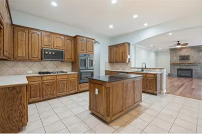 1827 Auburn Drive, Carrollton, TX 75007 - Photo 14
