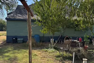 102 N 6th Street W, Dawson, TX 76639 - Photo 8