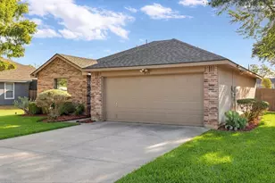 2721 Carten St, Fort Worth, TX 76112 - Photo 2