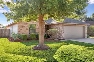 2721 Carten St, Fort Worth, TX 76112 - Photo 2